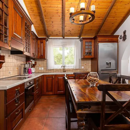 Nicolas House Gouvia