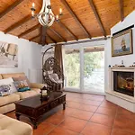 Case de vacanță Nicolas House